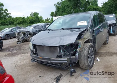 2015 Honda Odyssey Touring/Touring Elite z USA, uszkodzony, nr VIN 5FNRL5H99FB009627